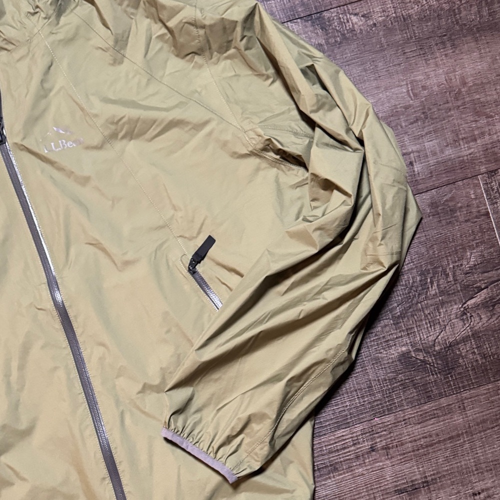 L.L. Bean Men's Light Green Hooded Jacket - Picture 3 of 8